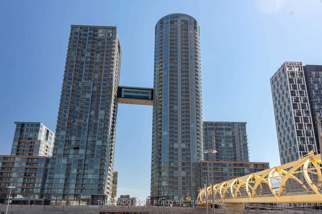 532 - 21 Iceboat Terrace