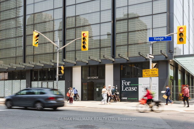 907 - 501 Yonge Street