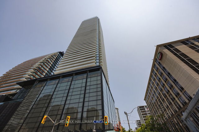907 - 501 Yonge Street