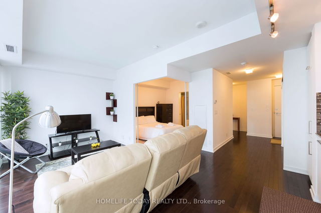 4412 - 14 York Street