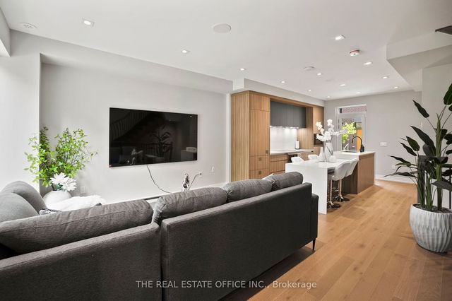 35A - 33 dundonald Street