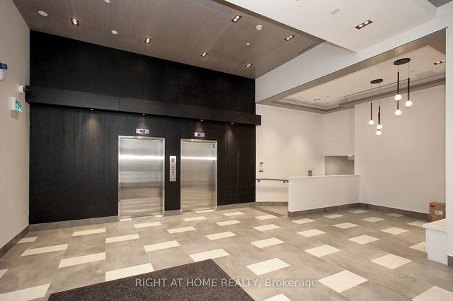 415 - 840 St Clair Avenue