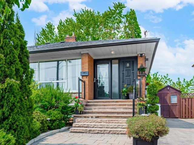 8 Slidell Crescent