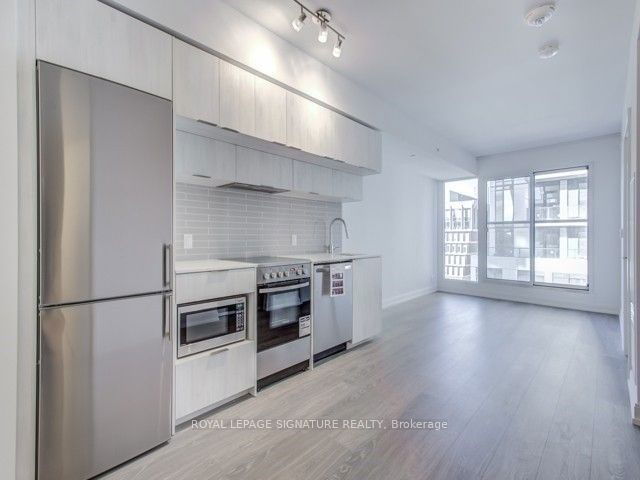 1212 - 181 Dundas Street