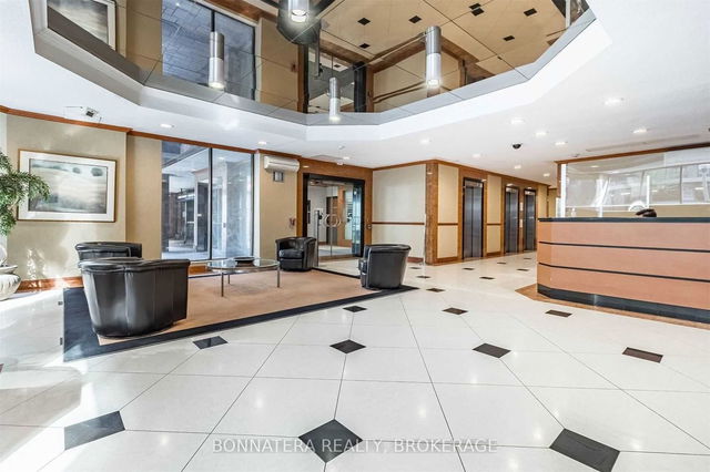 215 - 633 Bay Street