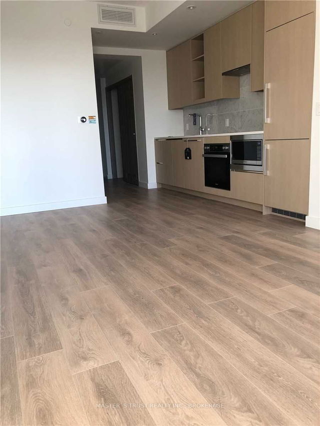 1210 - 95 Mcmahon Drive