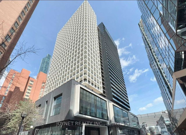 702 - 20 edward Street