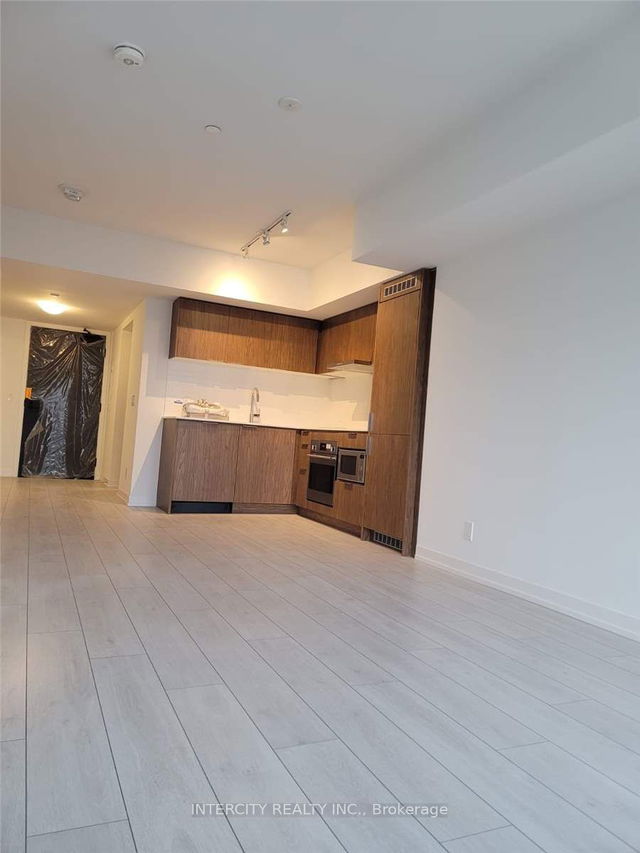 Ph 105 - 60 Shuter Street