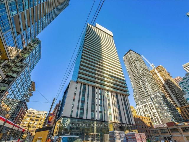 405 - 11 Charlotte Street