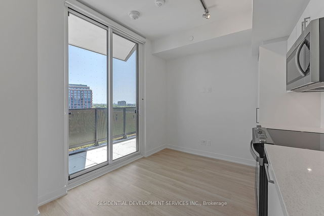 1113 - 30 Tretti Way