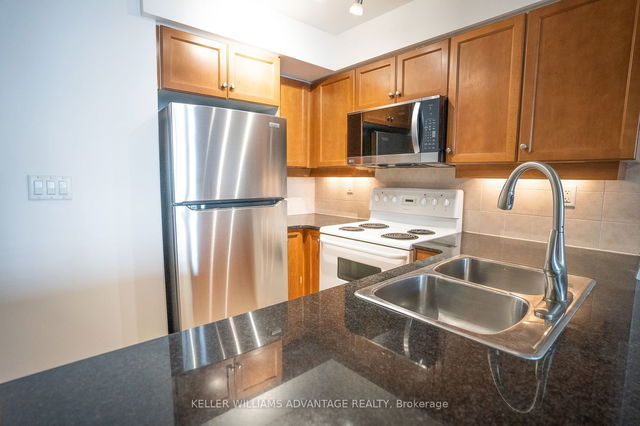 318 - 19 Barberry Place