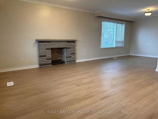 579 Sheppard Avenue