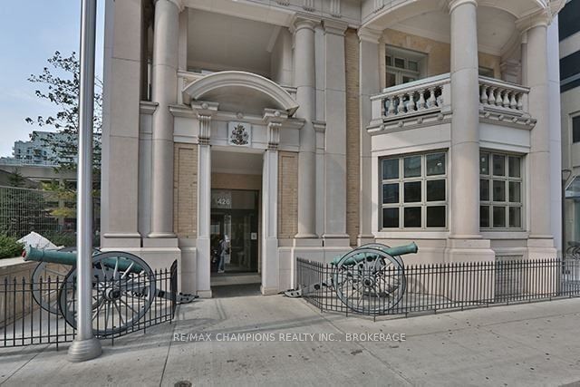 2606 - 426 University Avenue