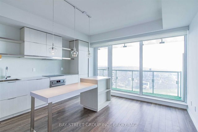 5504 - 197 Yonge Street