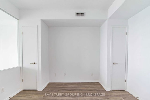5504 - 197 Yonge Street