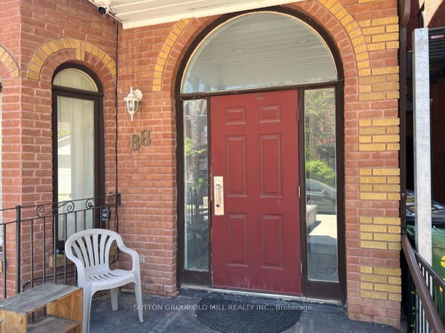88 Beaconsfield Avenue