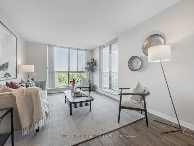 805 - 398 Eglinton Avenue