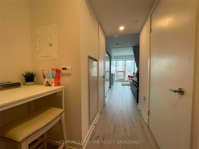 1215 - 77 Shuter Street
