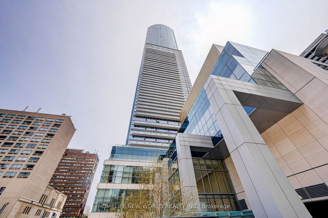 4902 - 386 Yonge Street