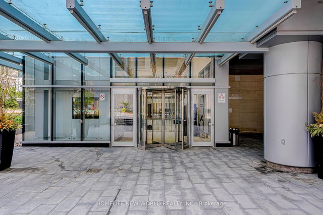 4902 - 386 Yonge Street
