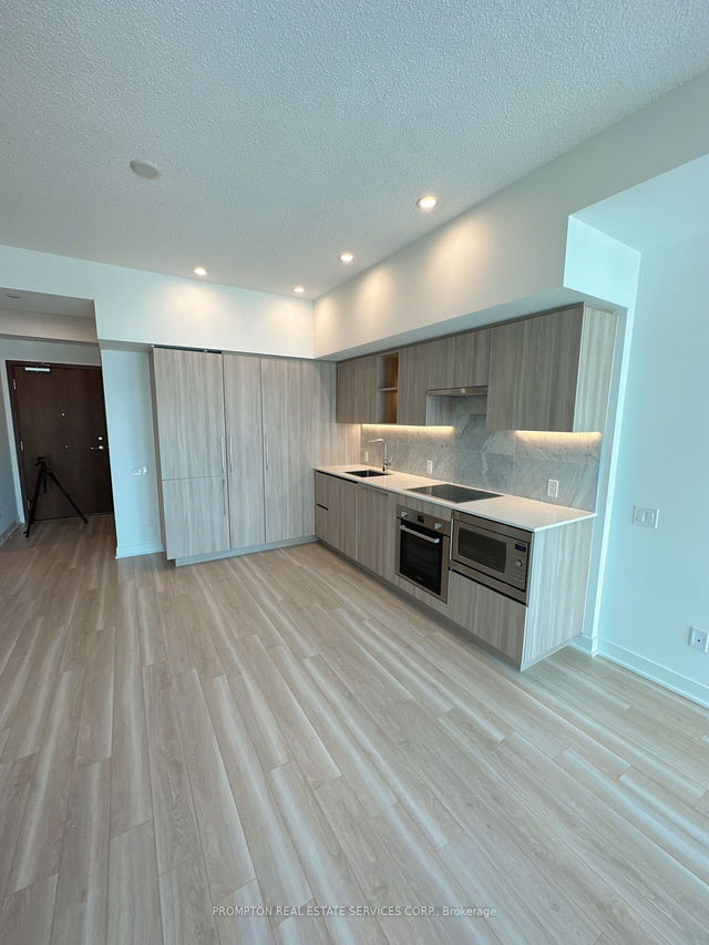 4110 - 19 Bathurst Street