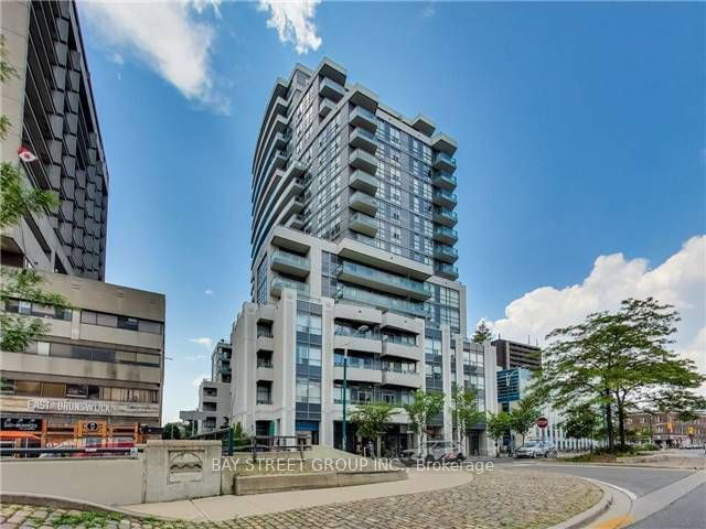 1110 - 736 Spadina Avenue