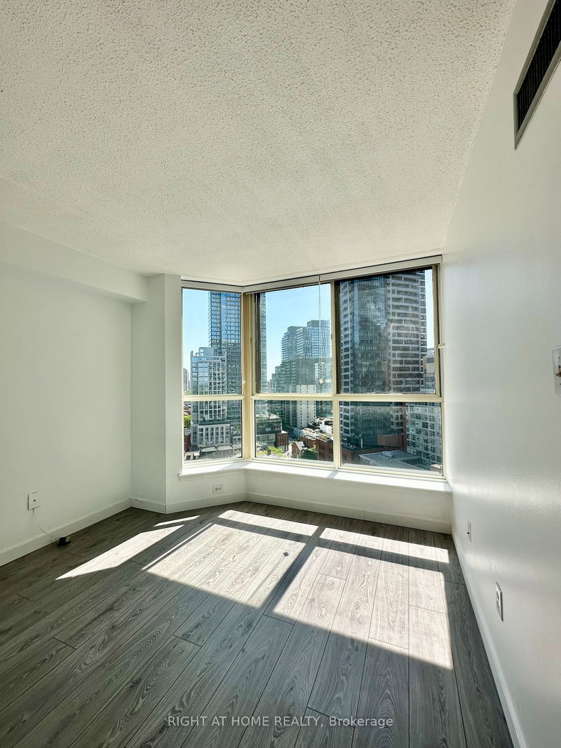 1609 - 44 St Joseph St, Toronto, M4Y 2W4 | Image 2