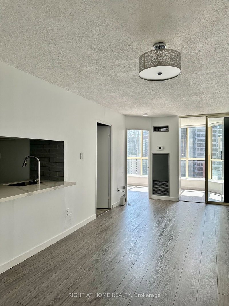 1609 - 44 St Joseph St, Toronto, M4Y 2W4 | Image 3