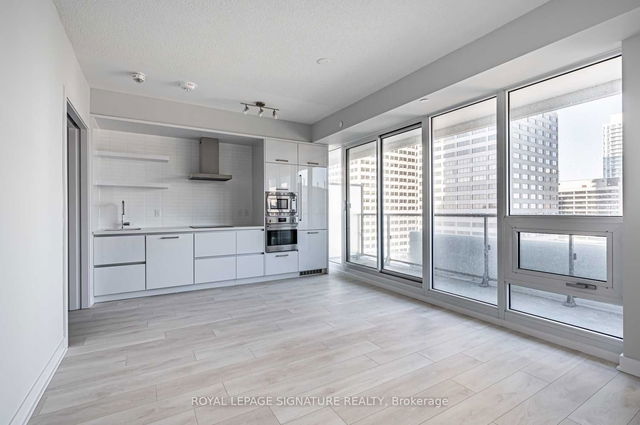 1411 - 2221 Yonge Street