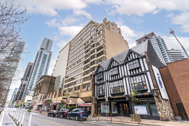 1104 - 900 Yonge Street
