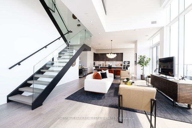 PH22 - 585 Bloor Street
