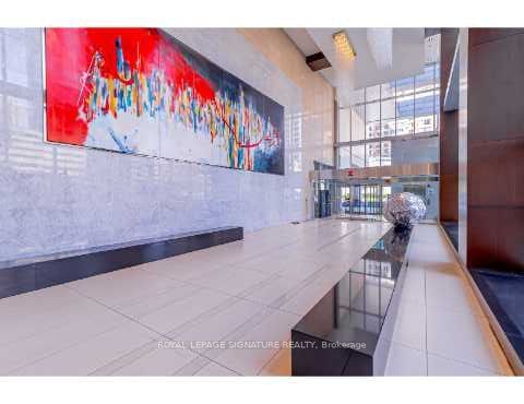 1515 - 386 Yonge Street