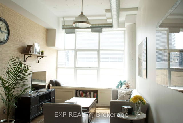 411 - 155 Dalhousie Street
