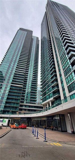 309 - 33 Bay Street