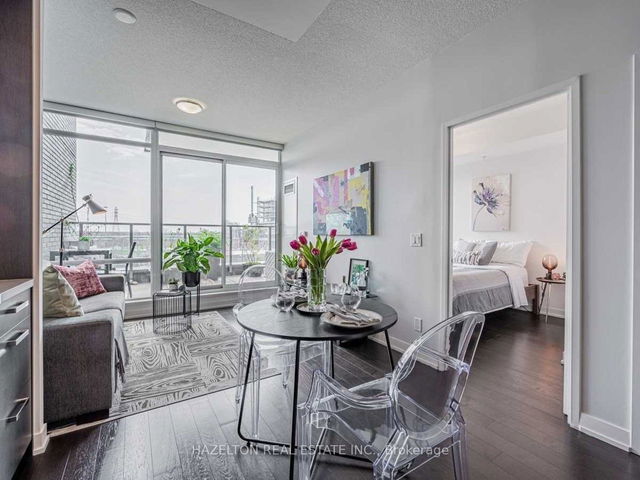 S206 - 120 Bayview Avenue