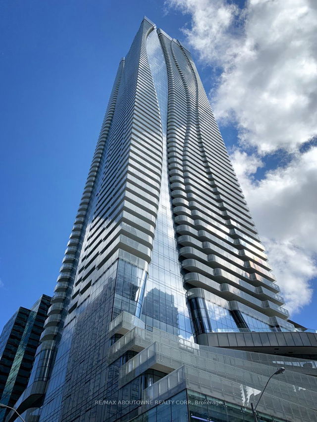 3910 - 1 Bloor Street