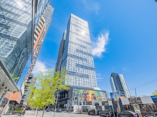 1206 - 181 DUNDAS Street