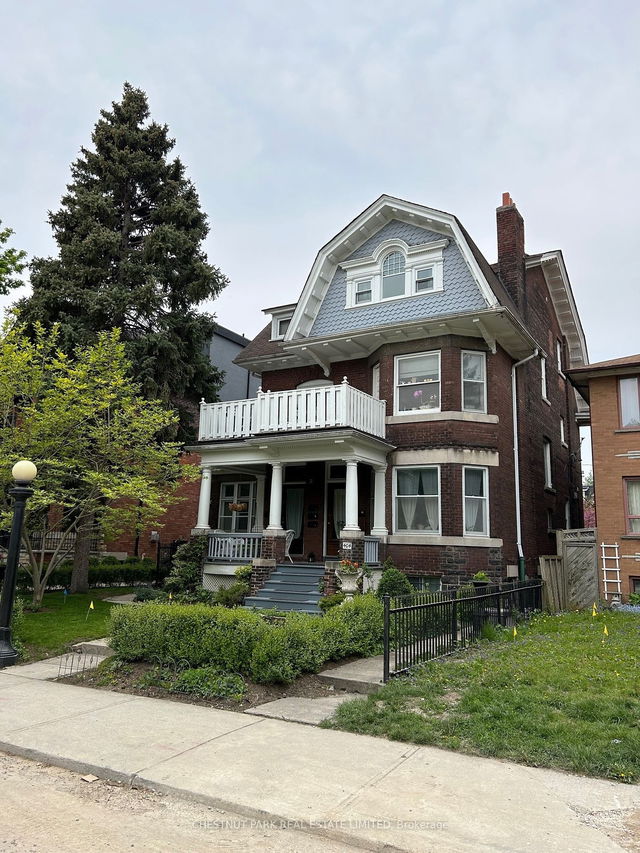 404 Palmerston Boulevard
