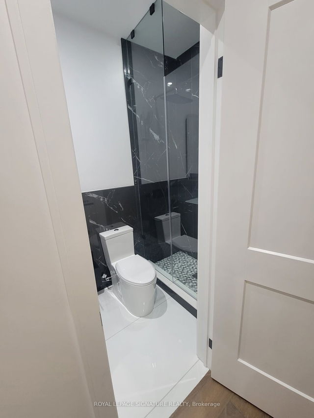 1B - 2090 Dundas Street
