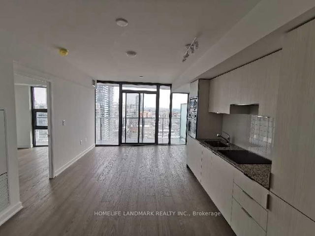 2001 - 11 Wellesley Street
