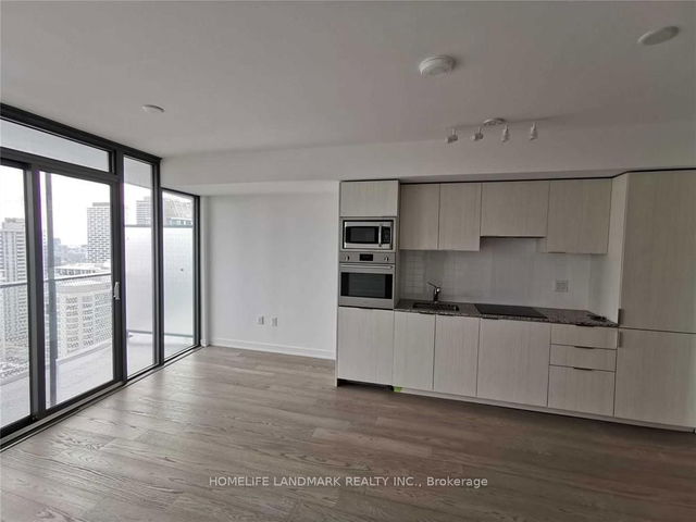 2001 - 11 Wellesley Street