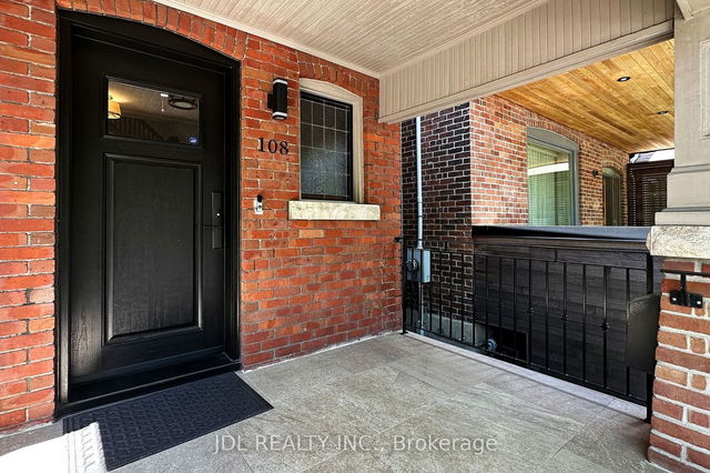 108 Hilton Avenue