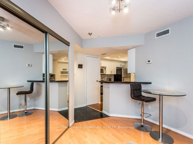 1007 - 1001 Bay Street