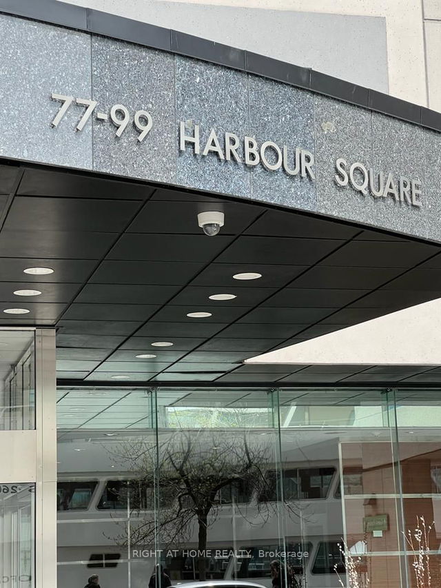307 - 99 Harbour Square