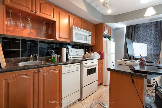 1512 - 18 Yonge Street