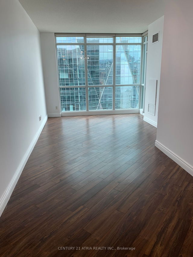 3614 - 18 yonge Street
