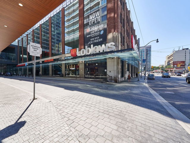 1210 - 19 Bathurst Street