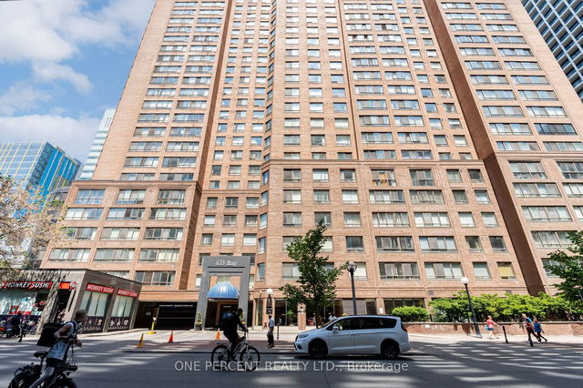 2507 - 633 Bay Street