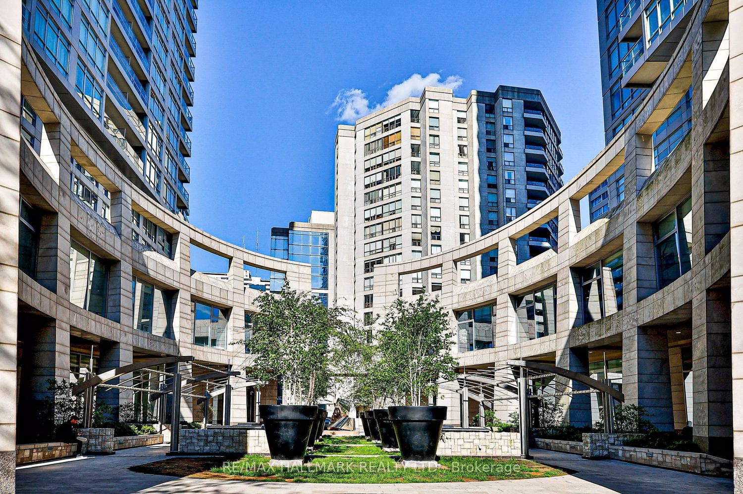 Condo sold at 2410-2191 Yonge Street, Toronto, Mount Pleasant West, M4S 3H8 - MLS: C6076520