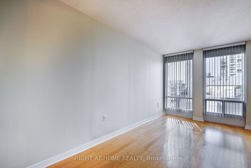 1404 - 85 Bloor St E, Toronto, M4W 3Y1 | Image 3